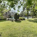 Vila Maisons De Familles Vacation With Pool And Mont-saint-michel Vains