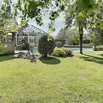 Vila Maisons De Familles Vacation With Pool And Mont-saint-michel