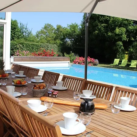 Vila Maisons De Familles Vacation With Pool And Mont-saint-michel Vains