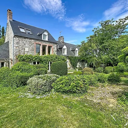 Maisons De Familles Vacation With Pool And Mont-saint-michel Vila Vains