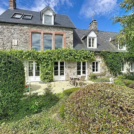 Maisons De Familles Vacation With Pool And Mont-saint-michel Vila Vains